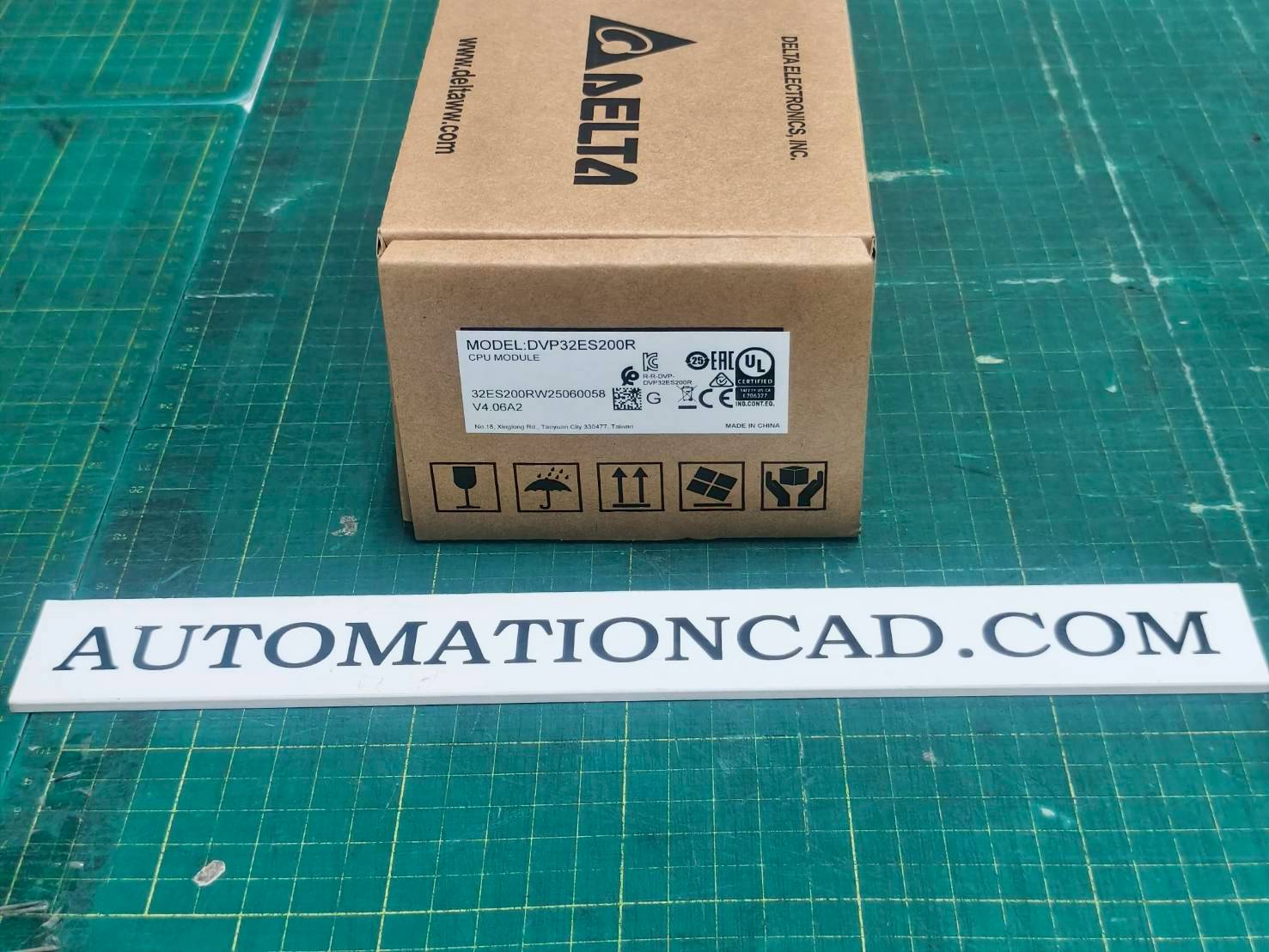 DVP32ES200R PLC DELTA 16DI/16DO DC / RELAY/ 220V