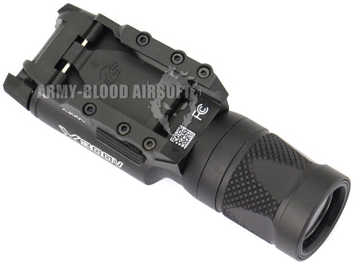New.Surefire X300V Style LED Handgun or Long Gun WeaponLight (BK) สีดำ สีทราย ราคาพิเศษ