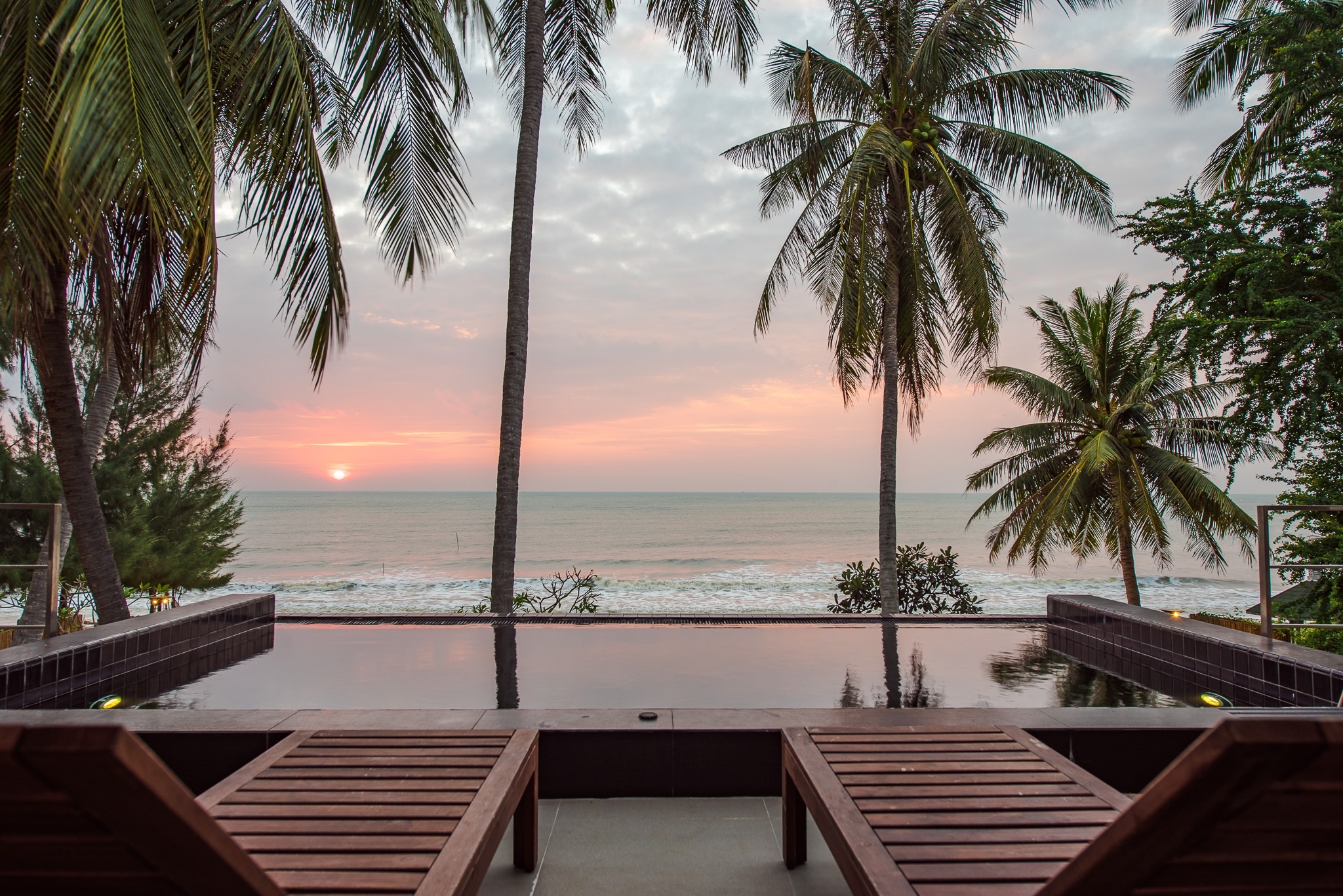 HR15044 บ้านพักติดทะเล กุยบุรี The Cozy Beach Villa