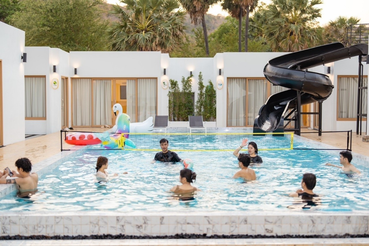 HR15080 The Bristol Beach Huahin Pool villa