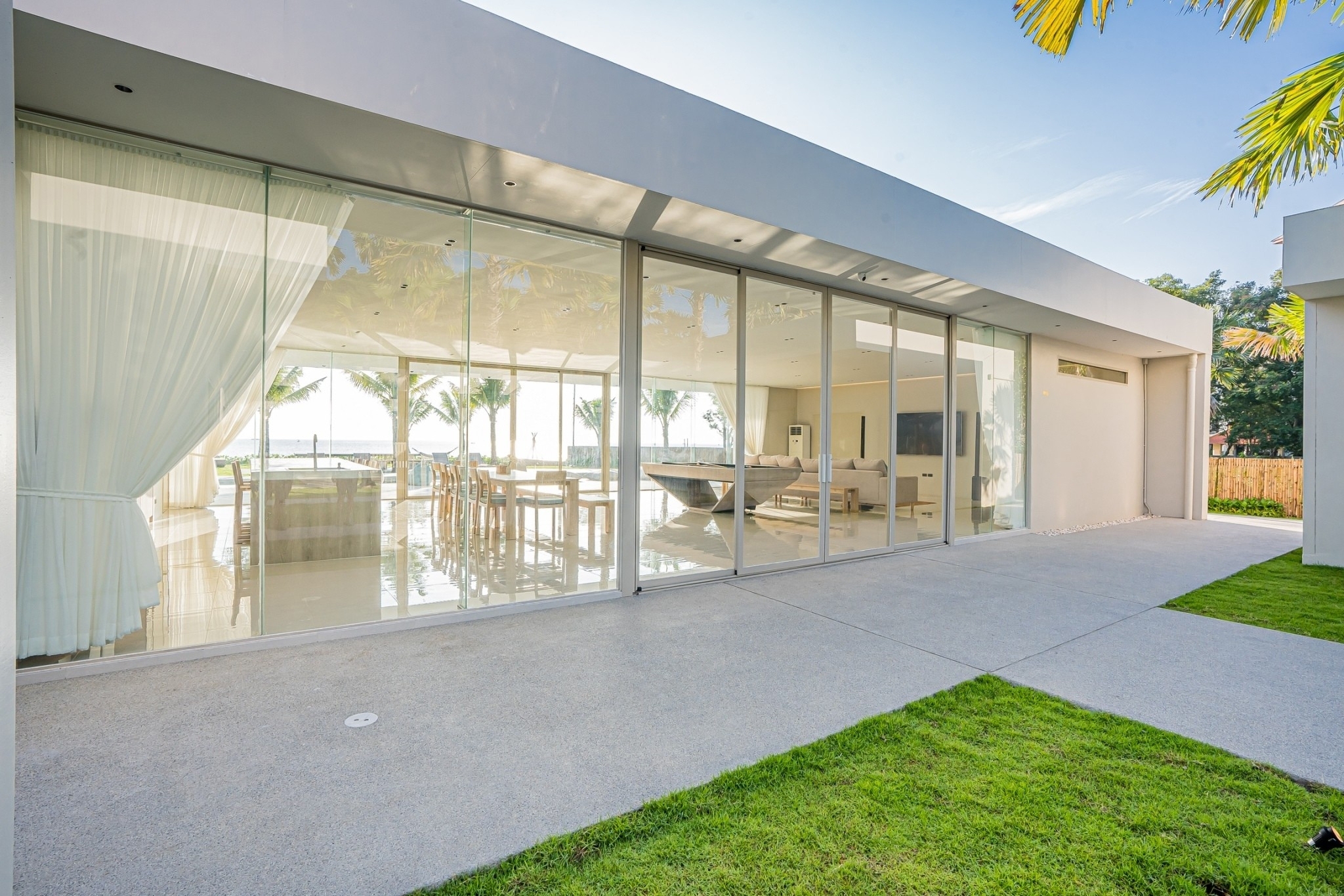 HR15083 บ้านพักติดทะเลหัวหิน The Rest Beachfront Hua Hin Pool Villa