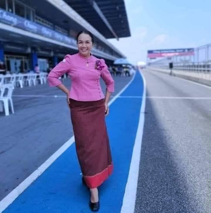 ผ้ามัดหมี่ตีนแดง ผ้าซิ่นตีนแดง ผ้าฝ้ายตีนแดง ผ้าทอพื้นเมือง บุรีรัมย์ ลายอัปสรา 4 เมตร