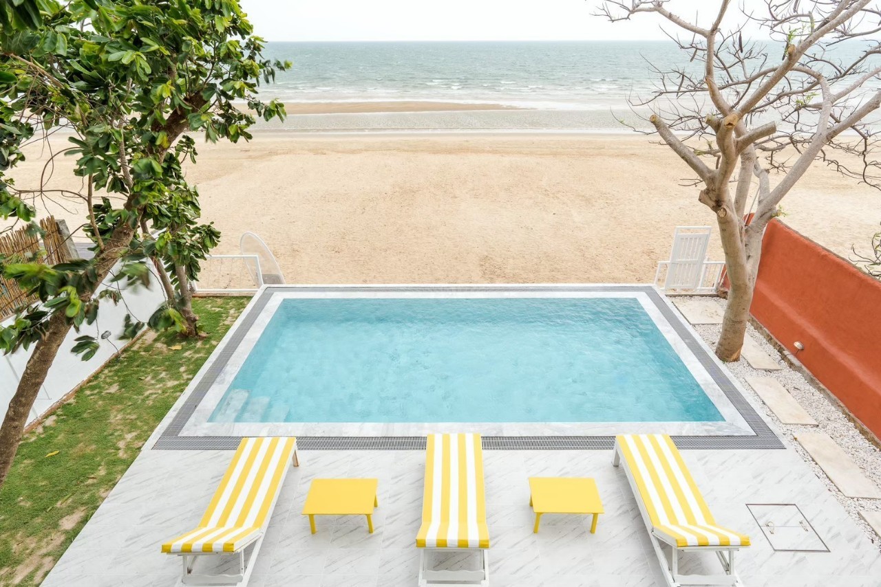 HR15075 บ้านพักติดหาดปราณบุรี The Banana Beach Villa Pranburi