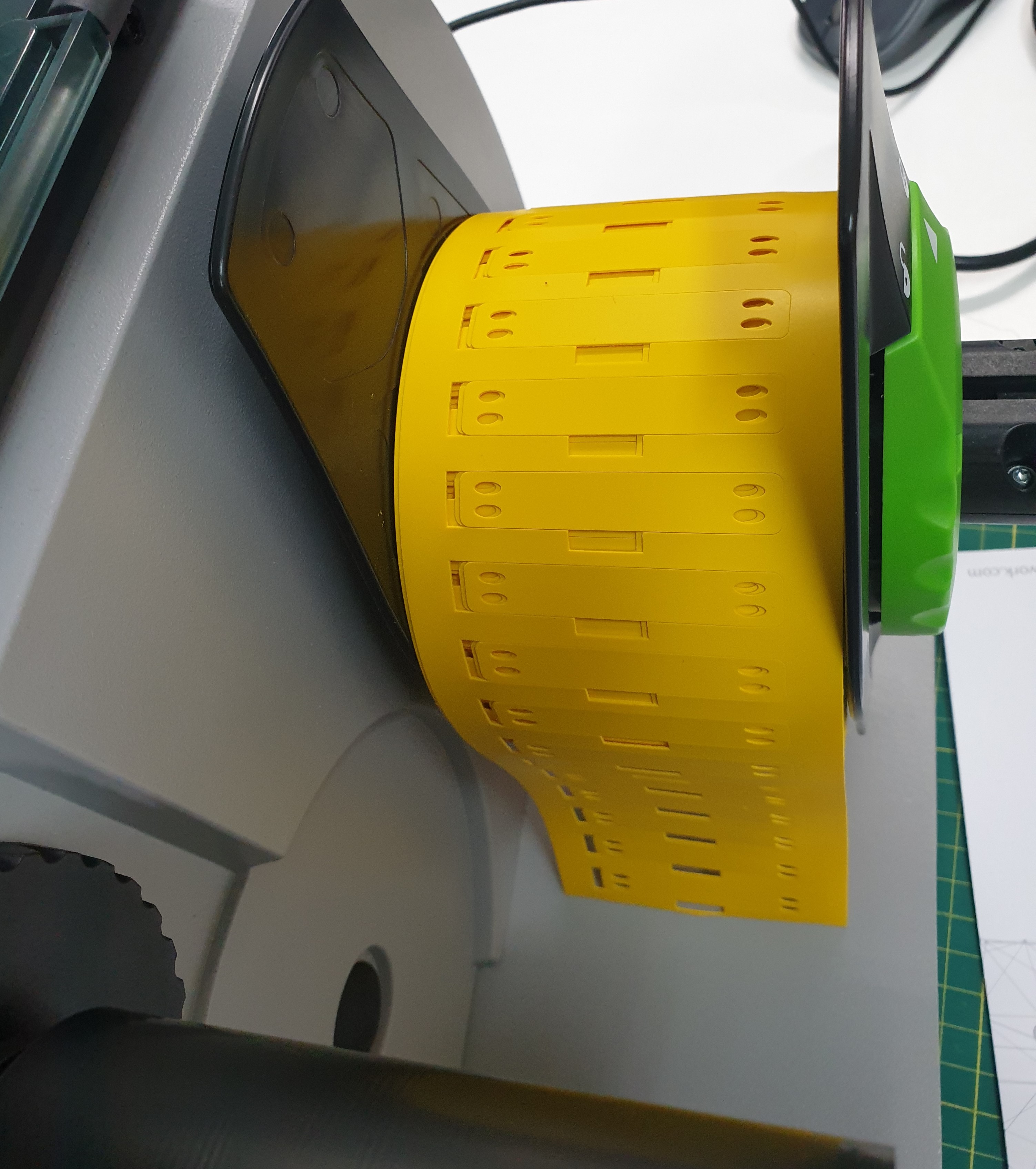 รับพิมพ์ TAG มาร์คสายไฟ สีขาว/สีเหลือง แบบ Low Smoke และ Normal