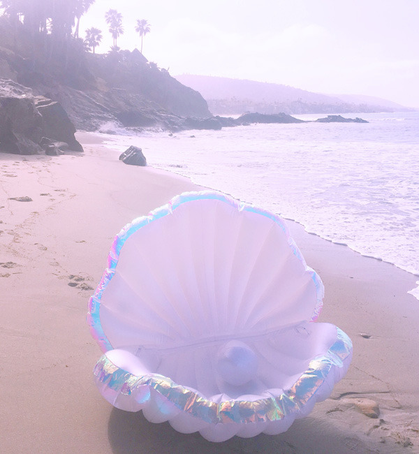 แพยางเป่าลมแฟนซีรูปหอยมุก Super Giant Pearl Inflatable Pool Float (สีขาวมุก)