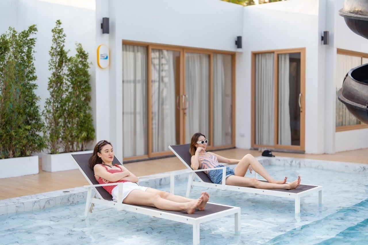 HR15080 The Bristol Beach Huahin Pool villa