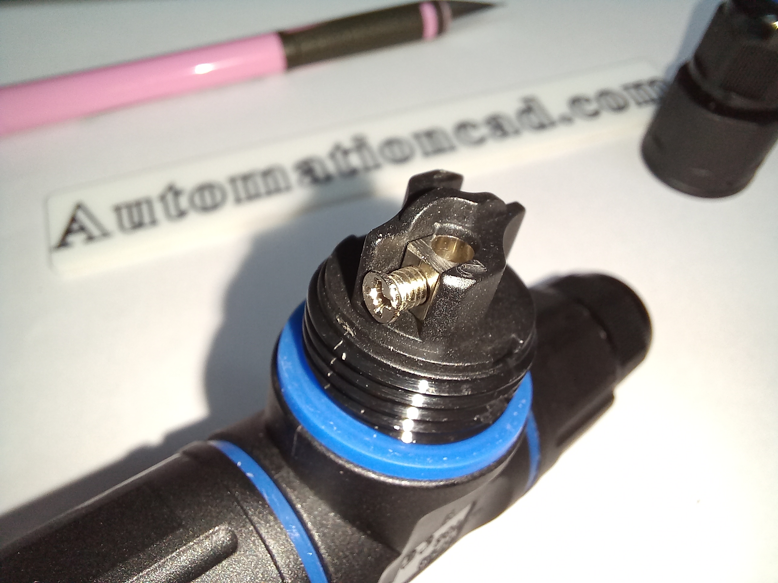 ข้อต่อสายไฟกันน้ำ แบบตัว T ใช้กับสายไฟ ขนาด 0.3 ถึง 1.5 mm² 2 เส้น แบบขันน็อต