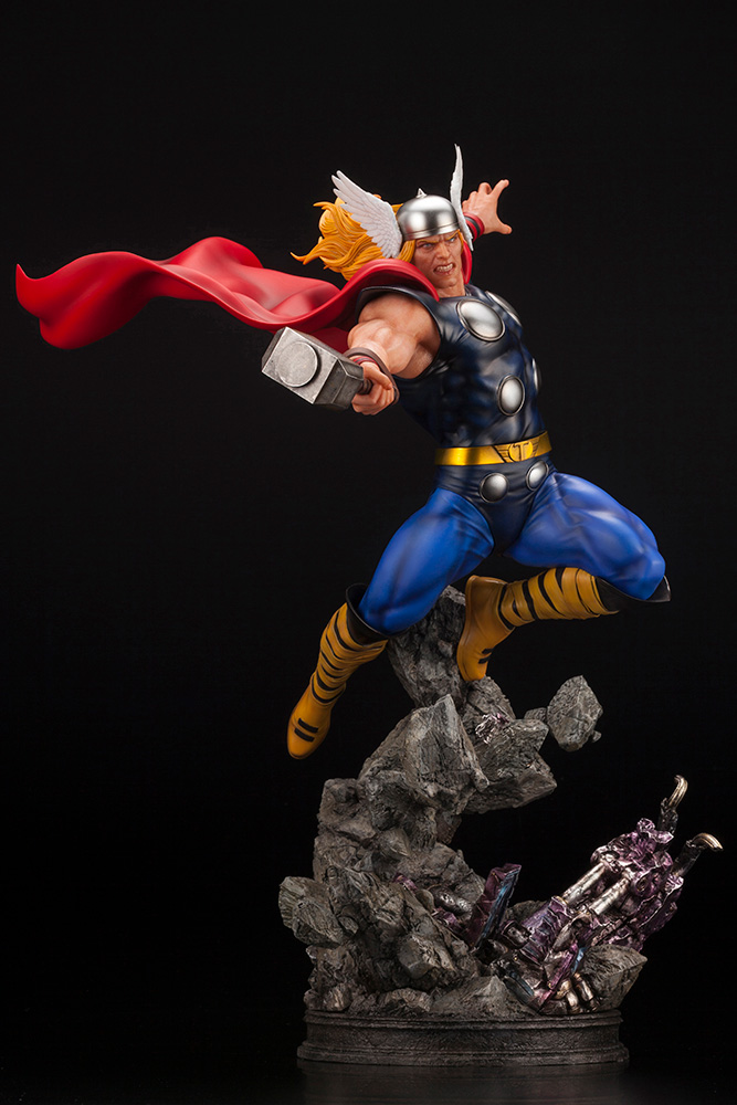 เปิดจอง : THOR AVENGERS FINE ART STATUE