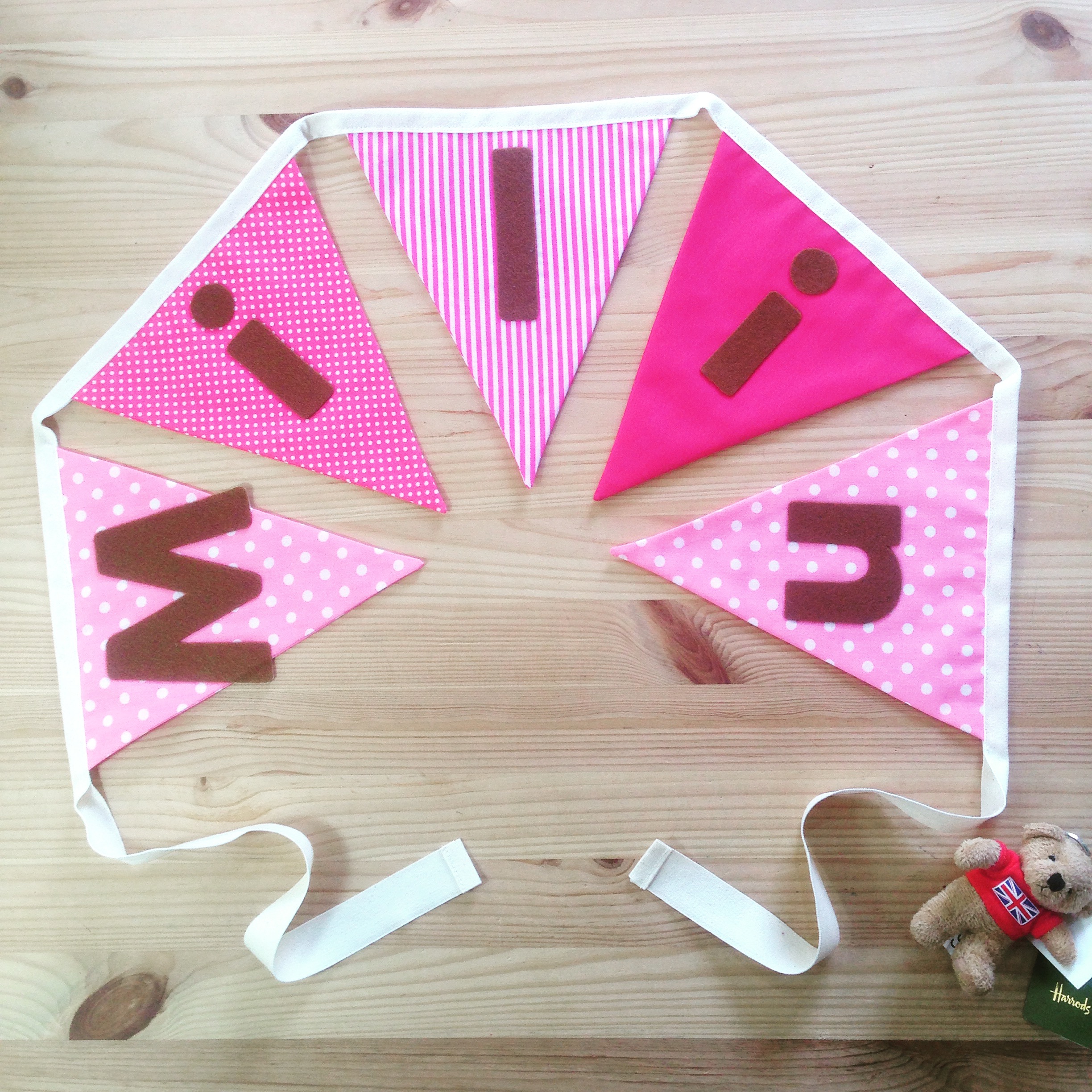 ธงราวใส่ชื่อ