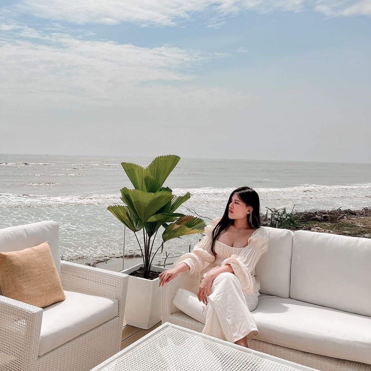 HR15051 บ้านพักติดทะเล The Colonial Beach สามร้อยยอด