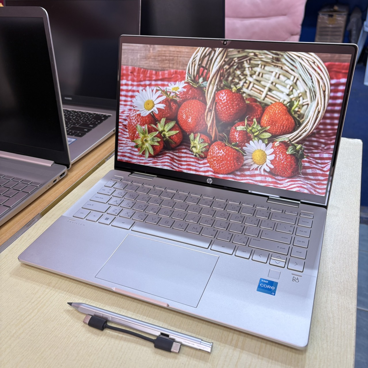 HP PAVILION X360 14 – EK0002TU * NOTEBOOK แบบฝาพับ 360 องศา หน้าจอ TOUCH SCREEN + ปากกา * ติดฟิล์มกันรอยหน้าจอแล้ว สภาพเครื่อง 90%