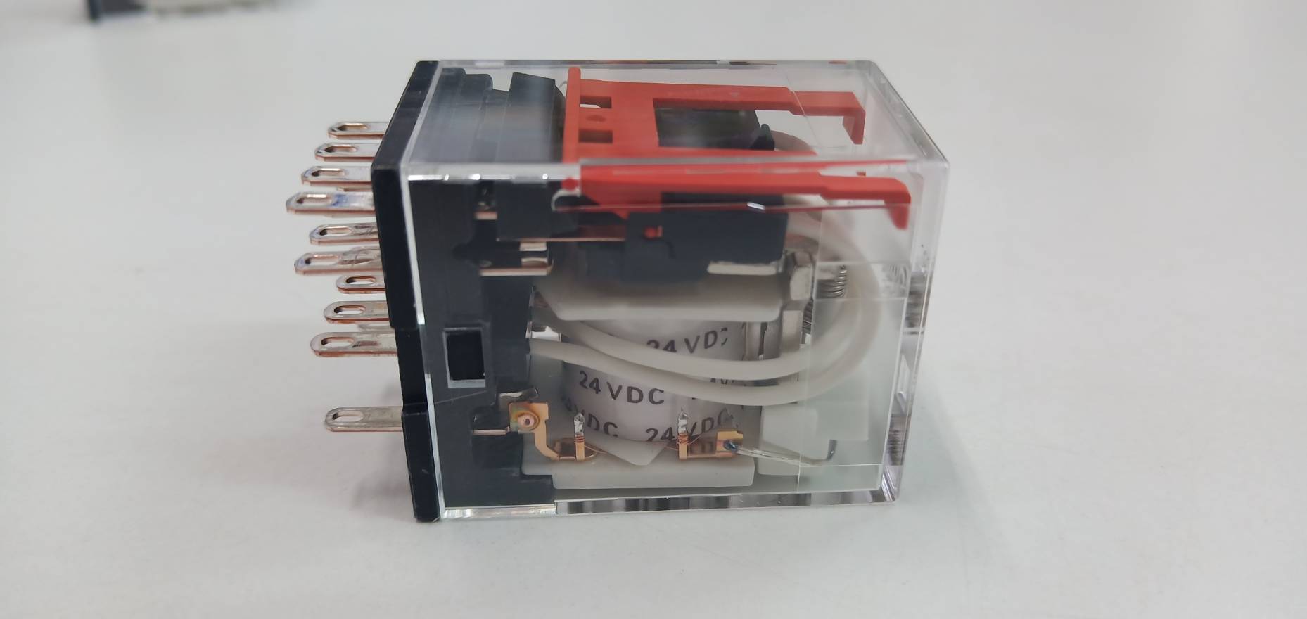 RELAY OMRON รีเลย์ 4 contact มีไฟ LED MY4N-24VDC