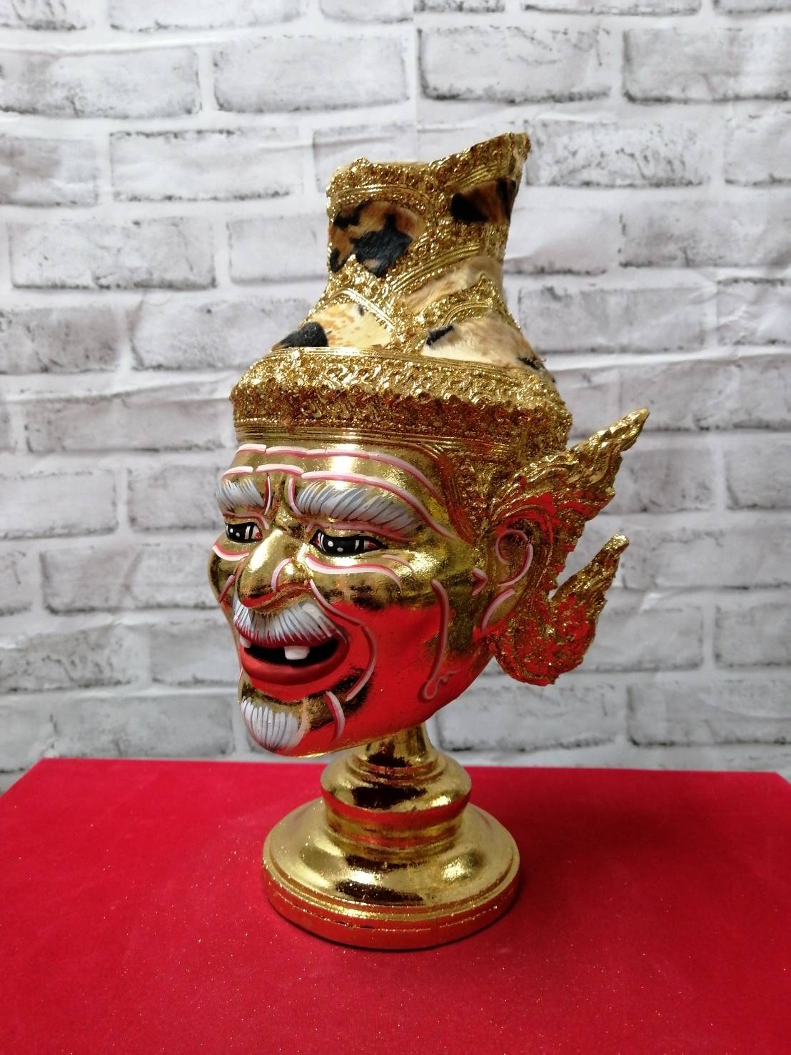 พ่อแก่ ฤาษีนารอท ขนาดผลส้มโอ พร้อมฐานปิดทอง