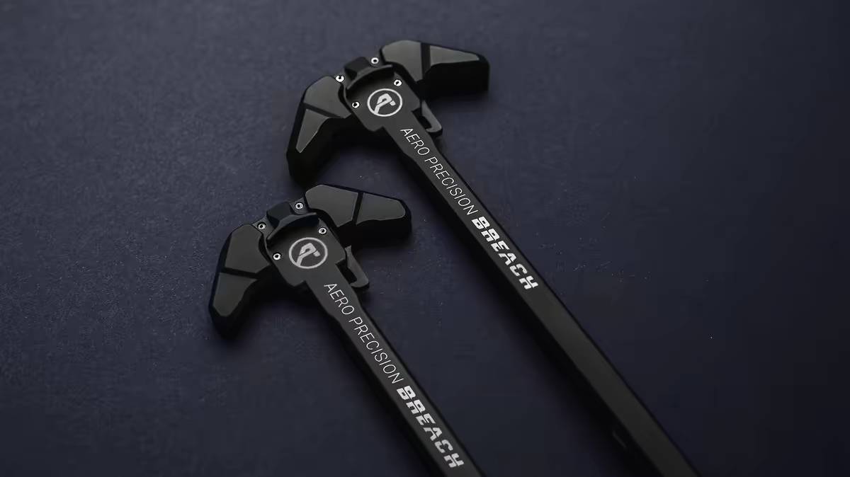 New. คันรั้ง Aero Precision AR15 BREACH Ambi Charging Handle