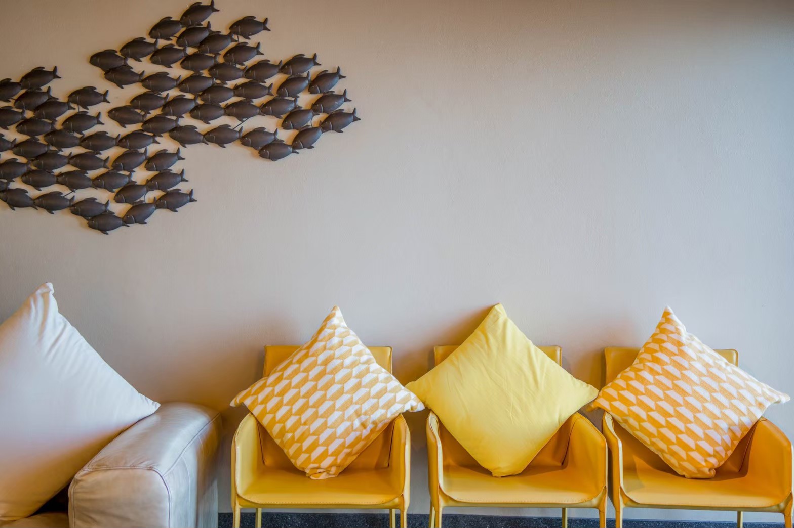 HR15064 บ้านพักติดทะเล The Ocean Beach Villa, Sam Roi Yod.