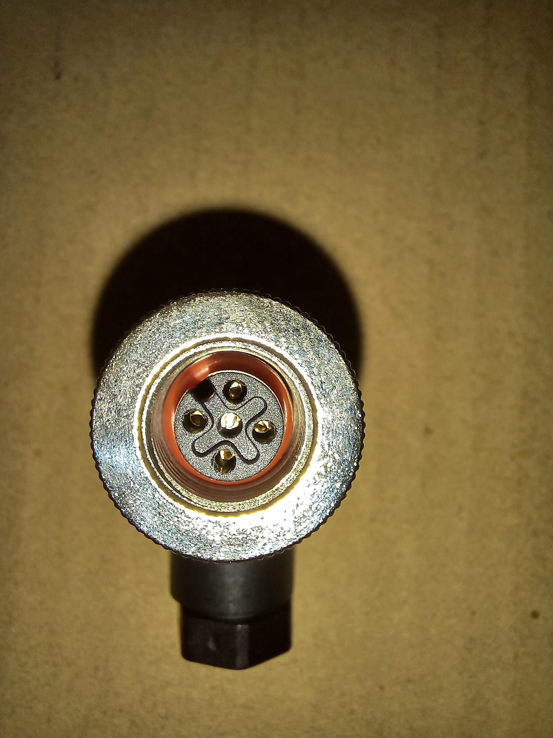 หัวคอนเนคเตอร์ M12 5Pins แบบงอ 90 ํ ตัวเมีย Connector