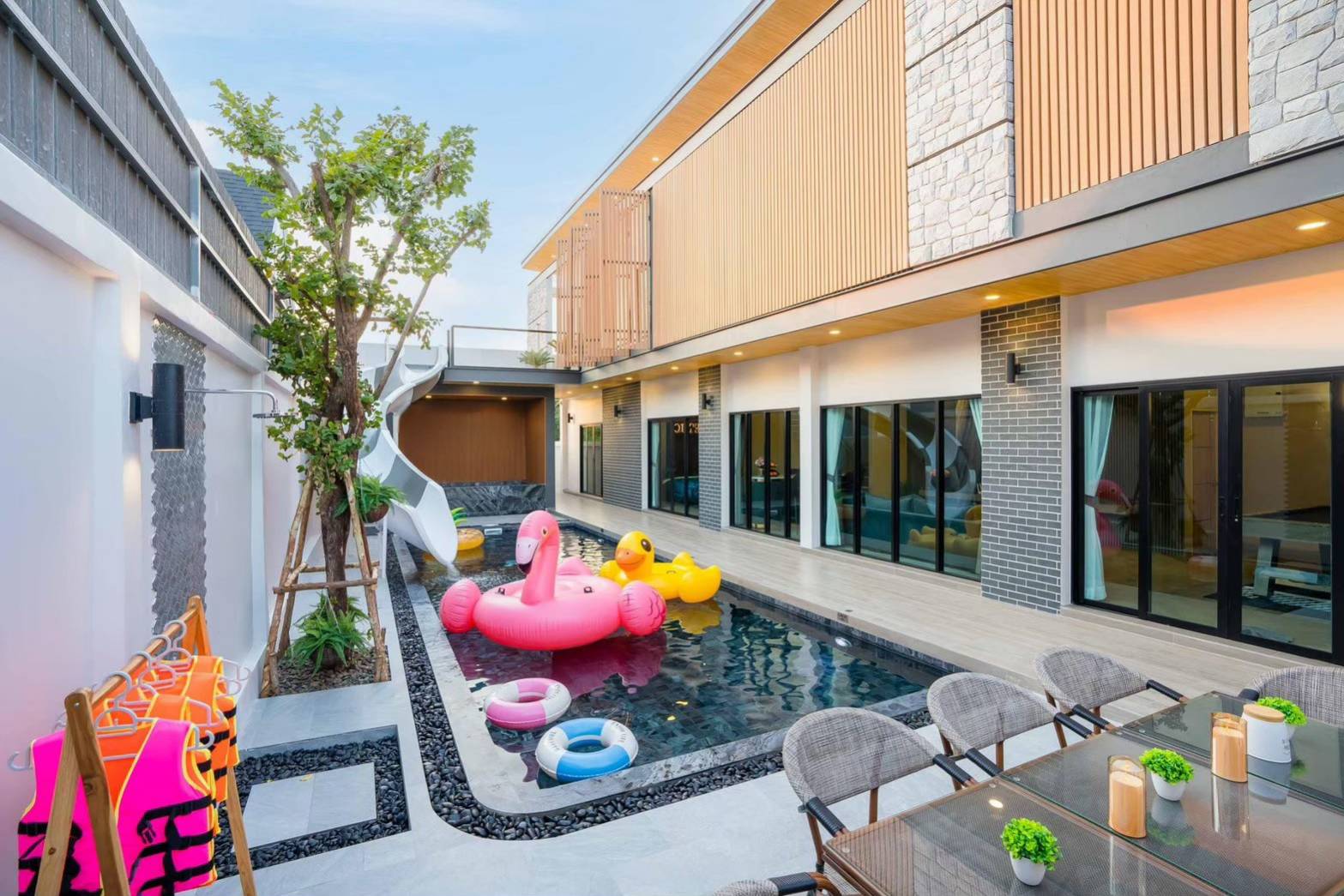 HR15081 บ้านพักตากอากาศชะอำ The Le Mona Near Beach Pool Viila Cha Am