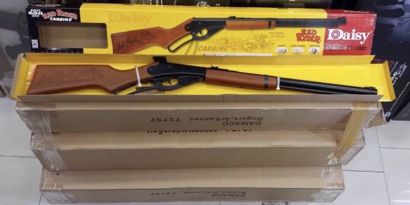 New.Daisy Red Rider Carbine ปืนบีบีกัน ระบบคานเหวี่ยง ยิงลูกกระสุนเหล็ก 4.5มิล ชนิดกลมเท่านั้น พานท้ายและกระโจมมือ ทำจากไม้แท้ บรรจุกระสุนได้ 560 ราคาพิเศษ