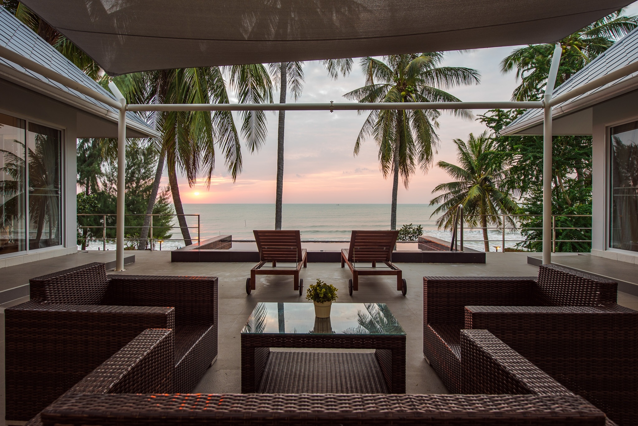 HR15044 บ้านพักติดทะเล กุยบุรี The Cozy Beach Villa