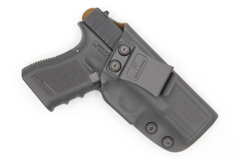 ซองปืนพกใน Kydex IWB ยี่ห้อ Gun&Flower รุ่น Glock19 บุหนังด้านใน ผลิตจาก Kydex นำเข้าจากประเทศสหรัฐอเมริกา ชนิดความหนา 2.04mm. คุณสมบัติ : #ตัวซองปืนบุหนังกลับบริเวณด้านในเพื่อป้องกันปืนเป็นลอย #ซองปืนพกในชนิดเหน็บกางเกง #ซองปืนทนทาน คงรูป ไม่เสียรูปง่าย 