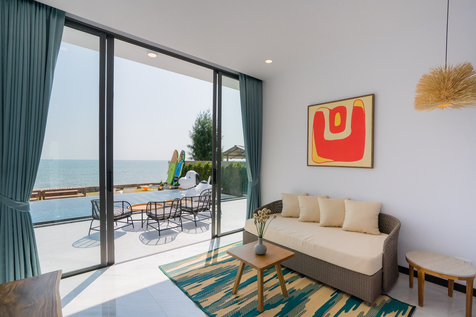 HR15060 บ้านพักติดทะเลชะอำ The Leon Beach Pool Villa Cha Am