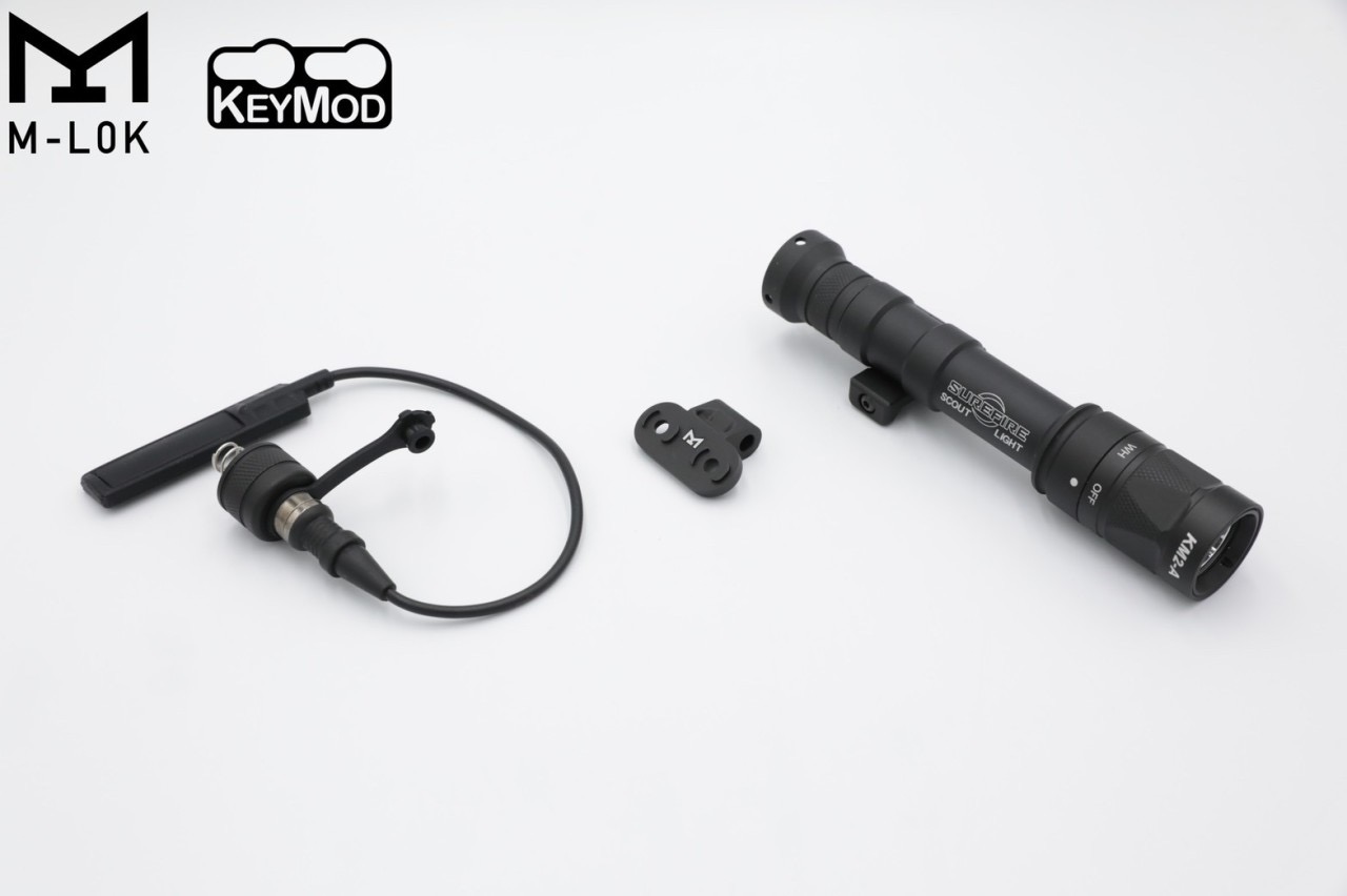 New.ไฟฉายติดปืน ยี่ห้อ Surefire รุ่น M640W (ขาปรับองศาได้) (มีโหมดไฟกระพริบ)