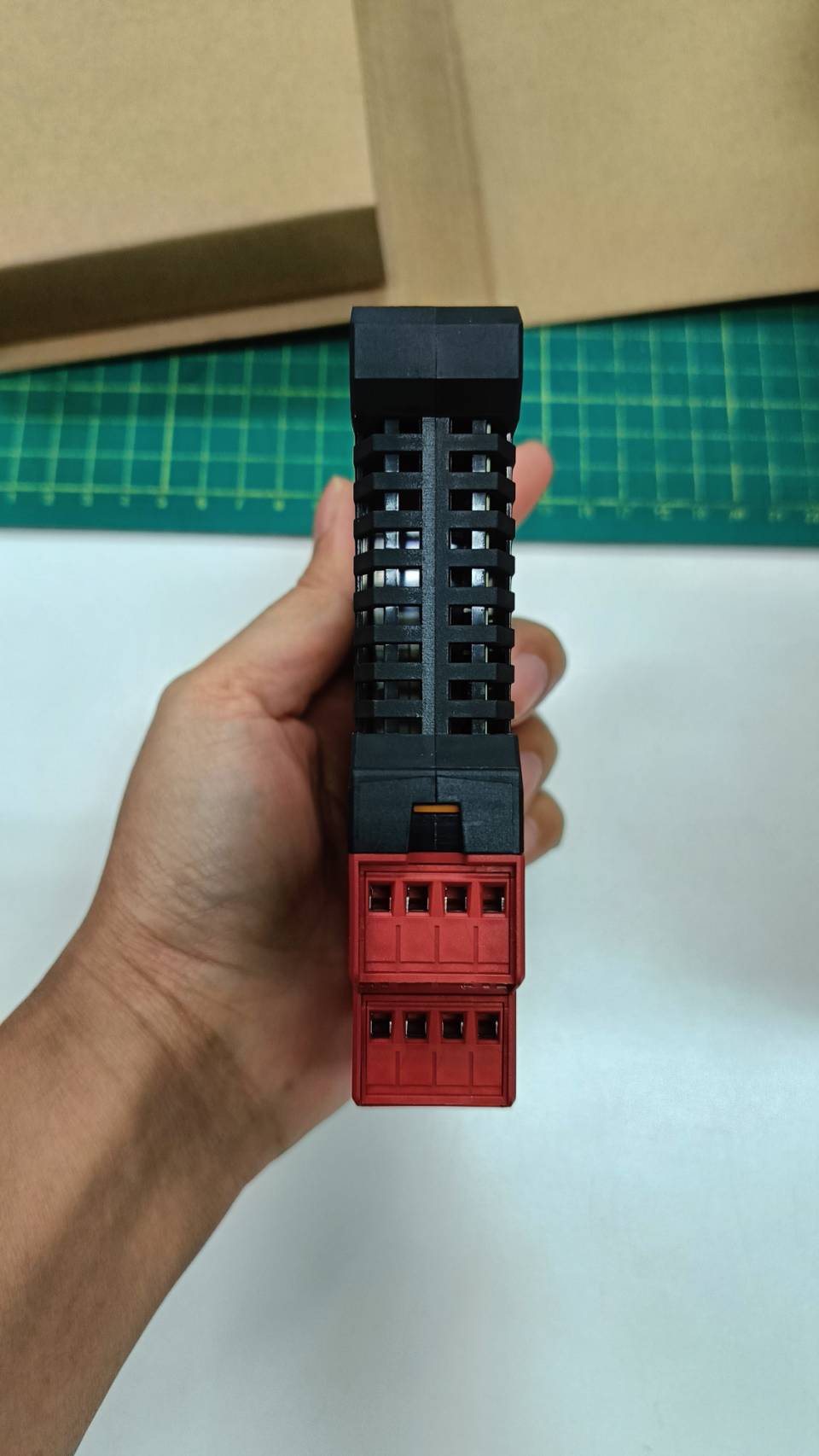 Safety Relay IDEC เซฟตี้รีเลย์ HR3S-301N 24DC/AC