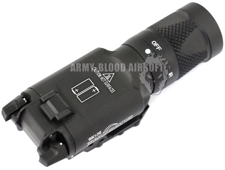 New.Surefire X300V Style LED Handgun or Long Gun WeaponLight (BK) สีดำ สีทราย ราคาพิเศษ