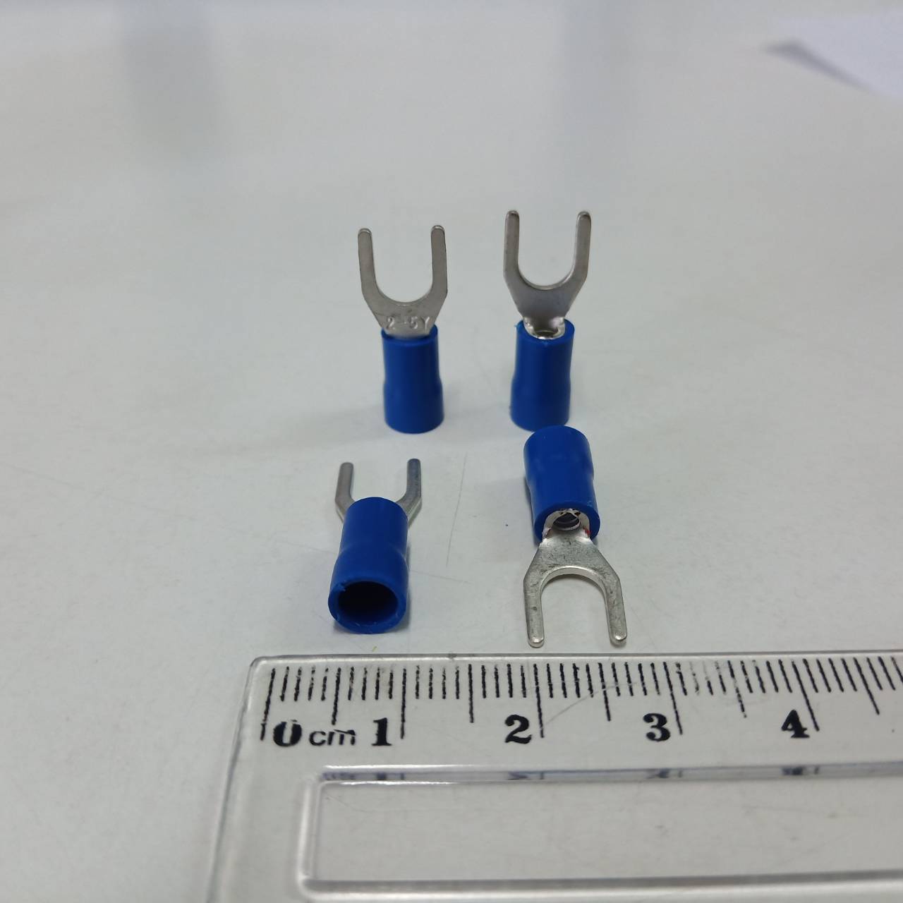 หางปลาแฉกหุ้ม YF2.5-5S TLUG ใช้กับสาย 2.5sq.mm (100 ชิ้น/ห่อ) หางปลาก้ามปู