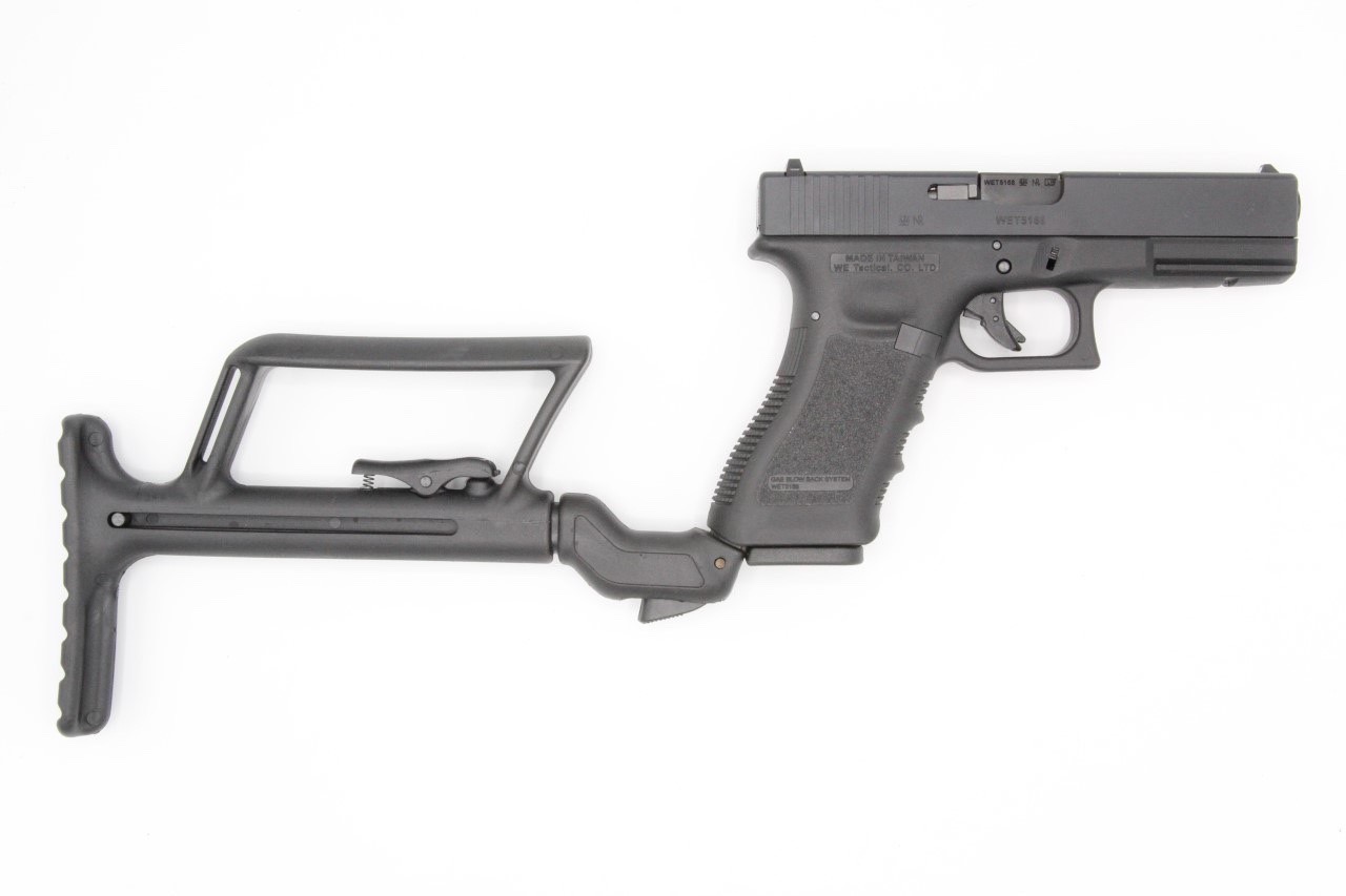 Slong G-Kriss XI Glock Kition กริ๊ปทรงเดียวกับปืน Kriss Vector ใช้ติดตั้งได้พอดีกับปืน Glock 17 18 19 23 34 35 ทำจากพลาสติกเนื้อเหนียว เสริมรางไว้สำหรับติดอุปกรณ์ มีช่องสำหรับเก็บแม็กสำรอง เหมาะสำหรับปืน Glock ที่เสริมพานท้าย ช่วยให้ทำให้จับได้กระชับมากขึ
