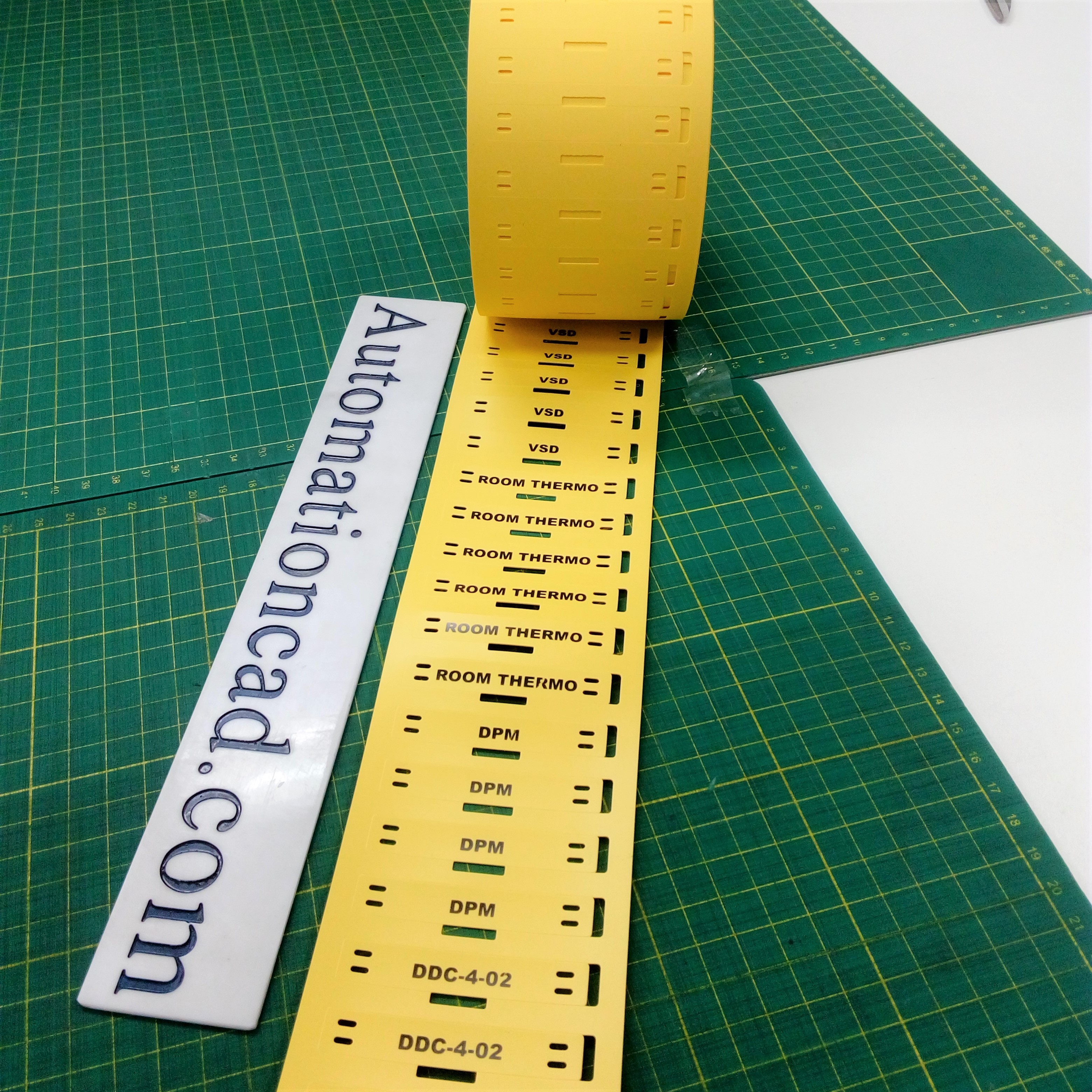 TAG มาร์คสายไฟ Polyurethane สีเหลือง เบอร์มาร์คสายไฟ CABLE MARKER