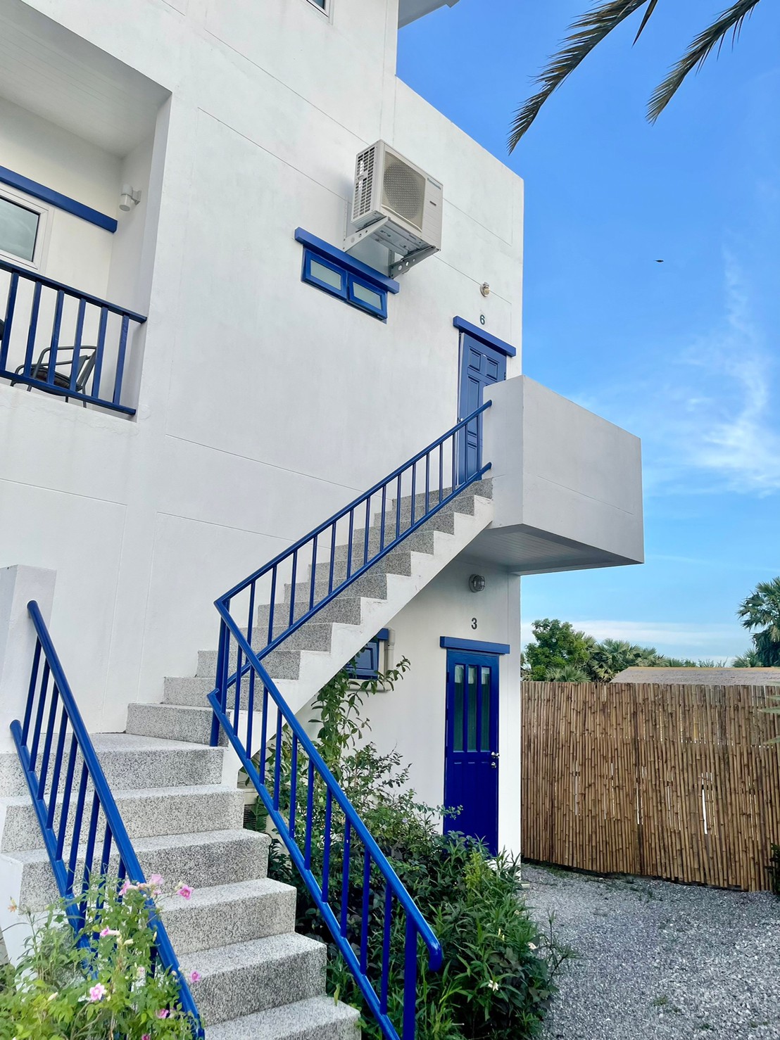 HR15047 บ้านพักติดทะเล The Zarento beach