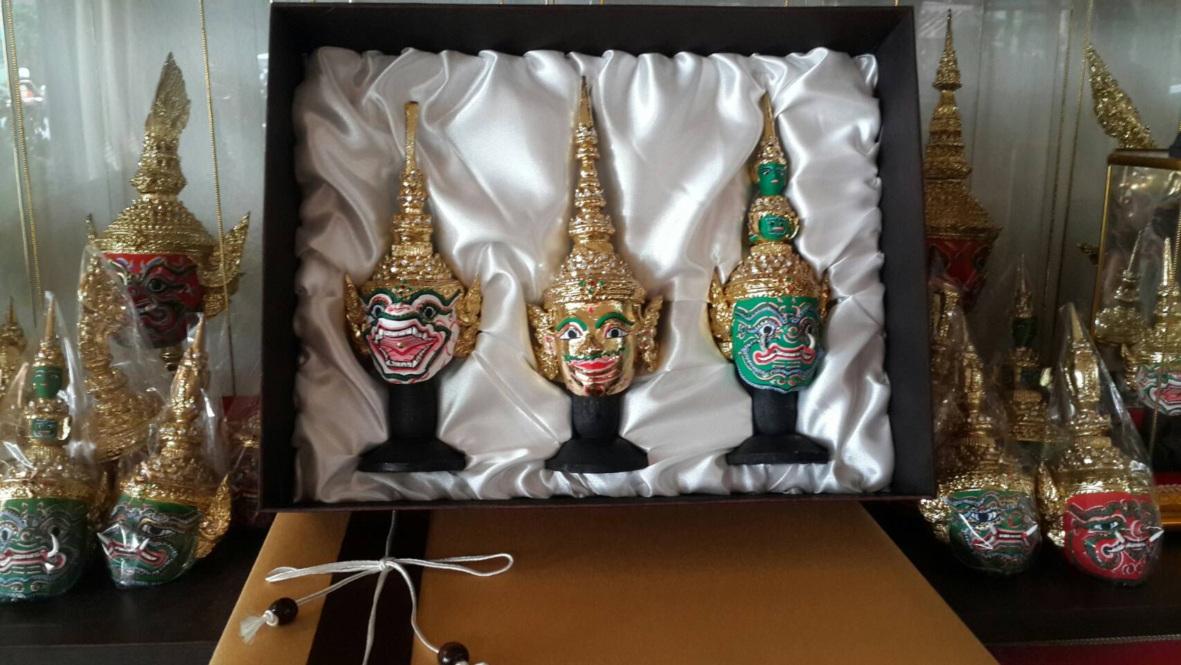 หัวโขนเล็ก เซ็ท3 หัว พร้อมกล่องผ้าไหม
