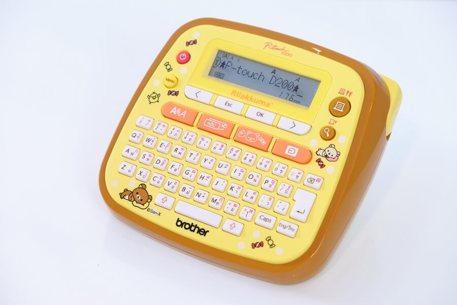 เทปพิมพ์อักษร TZE-RY31 12 มม. BROTHER ของแท้ อักษรสีดำ พื้นลายลิลัคคุมะ Rilakkuma