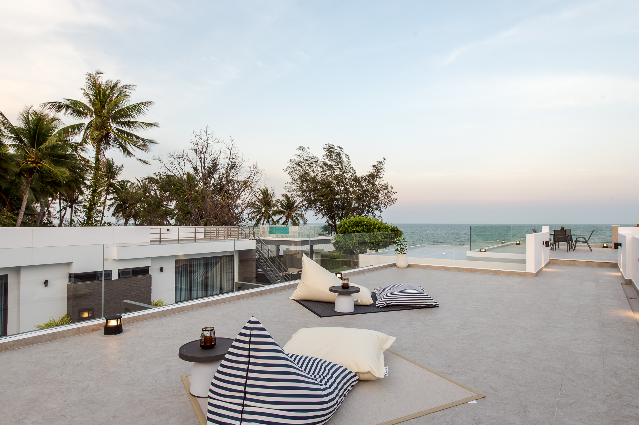 HR15066 บ้านพักติดทะเลหัวหิน The Casa Rocca Beach Villa HuaHin