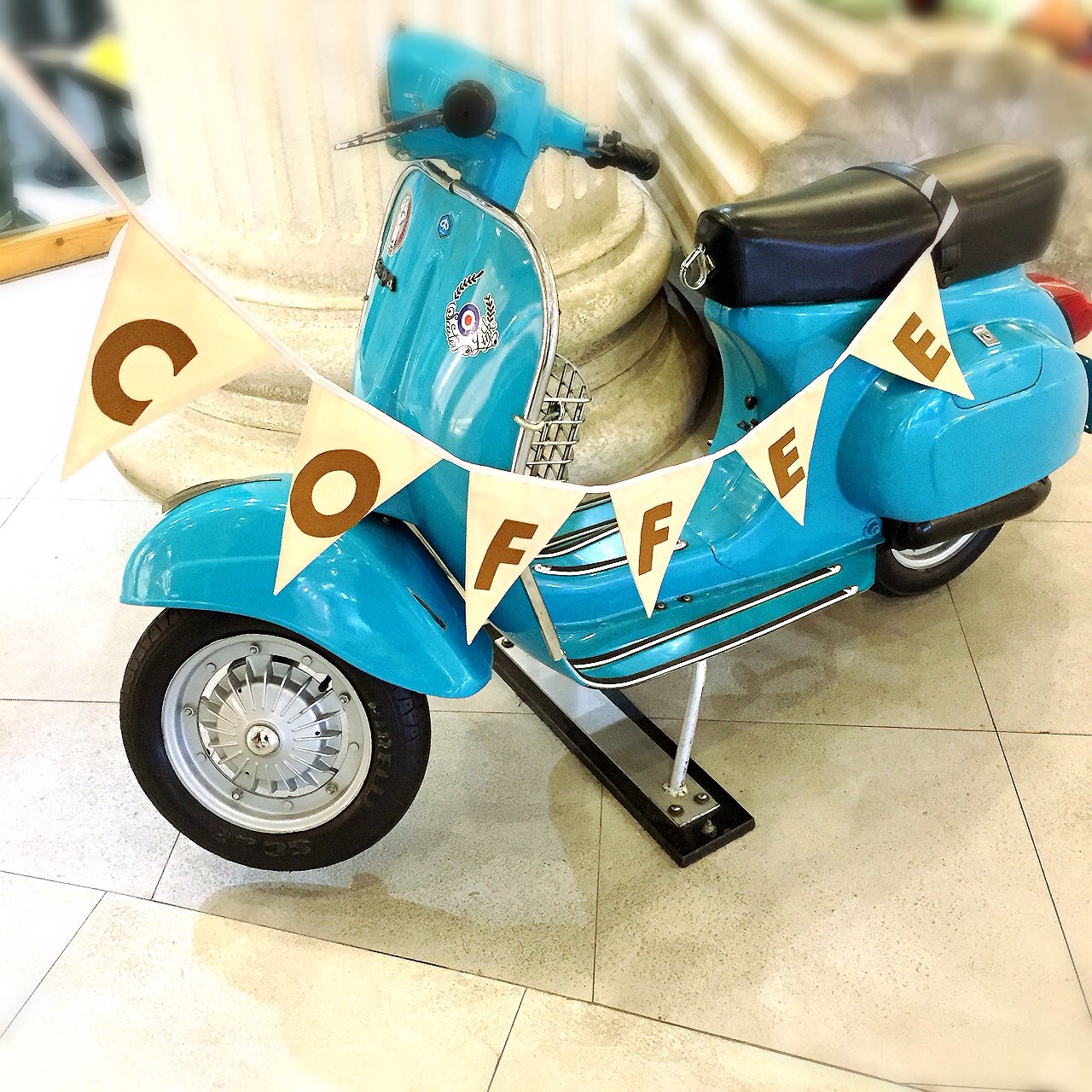 ธงราว ใส่ข้อความ COFFEE น้ำตาลอ่อน