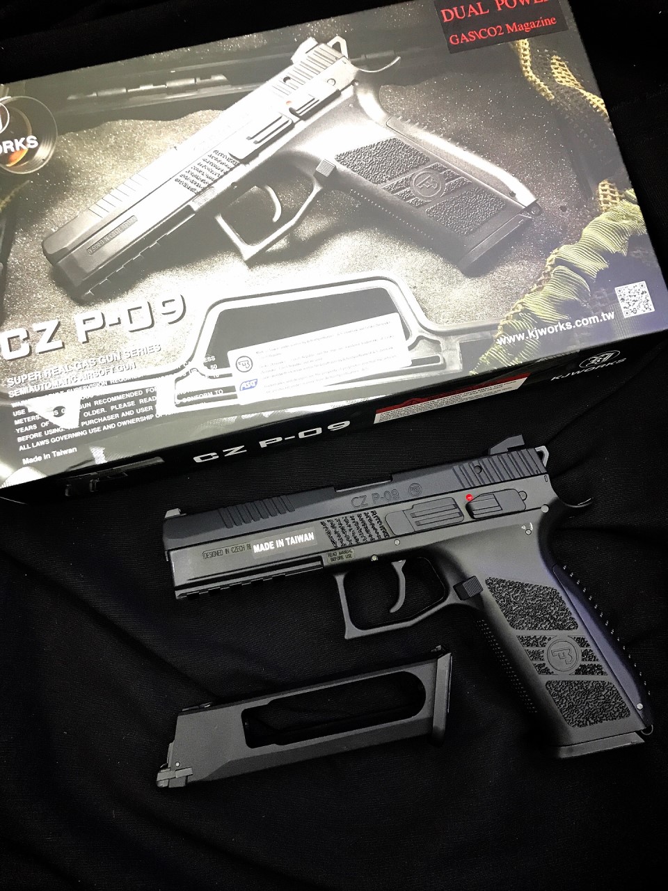 Re-Stock! สินค้าเติมสต๊อก! KJ CZ P-09 2แม็กกาซีน ชื่อรุ่น KJ Work CZ P-09 น้ำหนัก874 กรัม ความยาว 7.5 นิ้ว ความยาวลำกล้อง4.5 นิ้ว ความจุของแม็ก26+1 นัด โหมดการยิงเซมิออโต้ แก๊สแก๊สเบา HFC134a และแก๊สแรง สไลด์โลหะ โครงปืนโพลิเมอร์ ความแรง330 fps. ราคา: 5,3