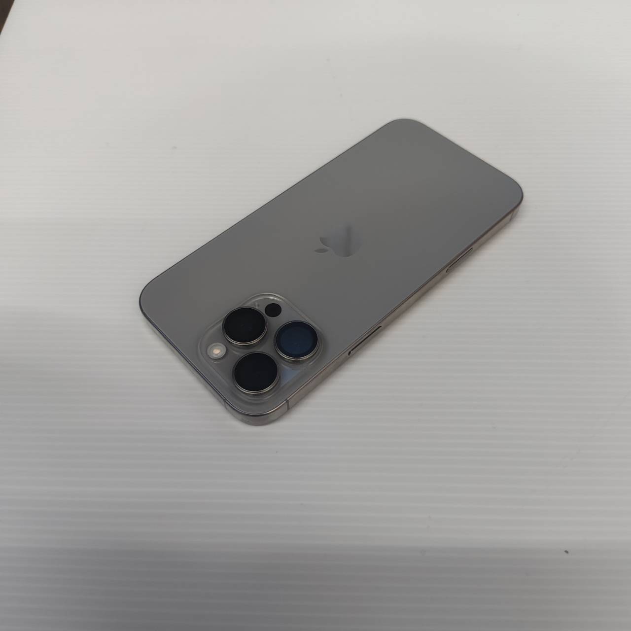 IPHONE 16 Pro Max 512 GB สุขภาพแบตเตอรี่ 94% สภาพเครื่อง 99%