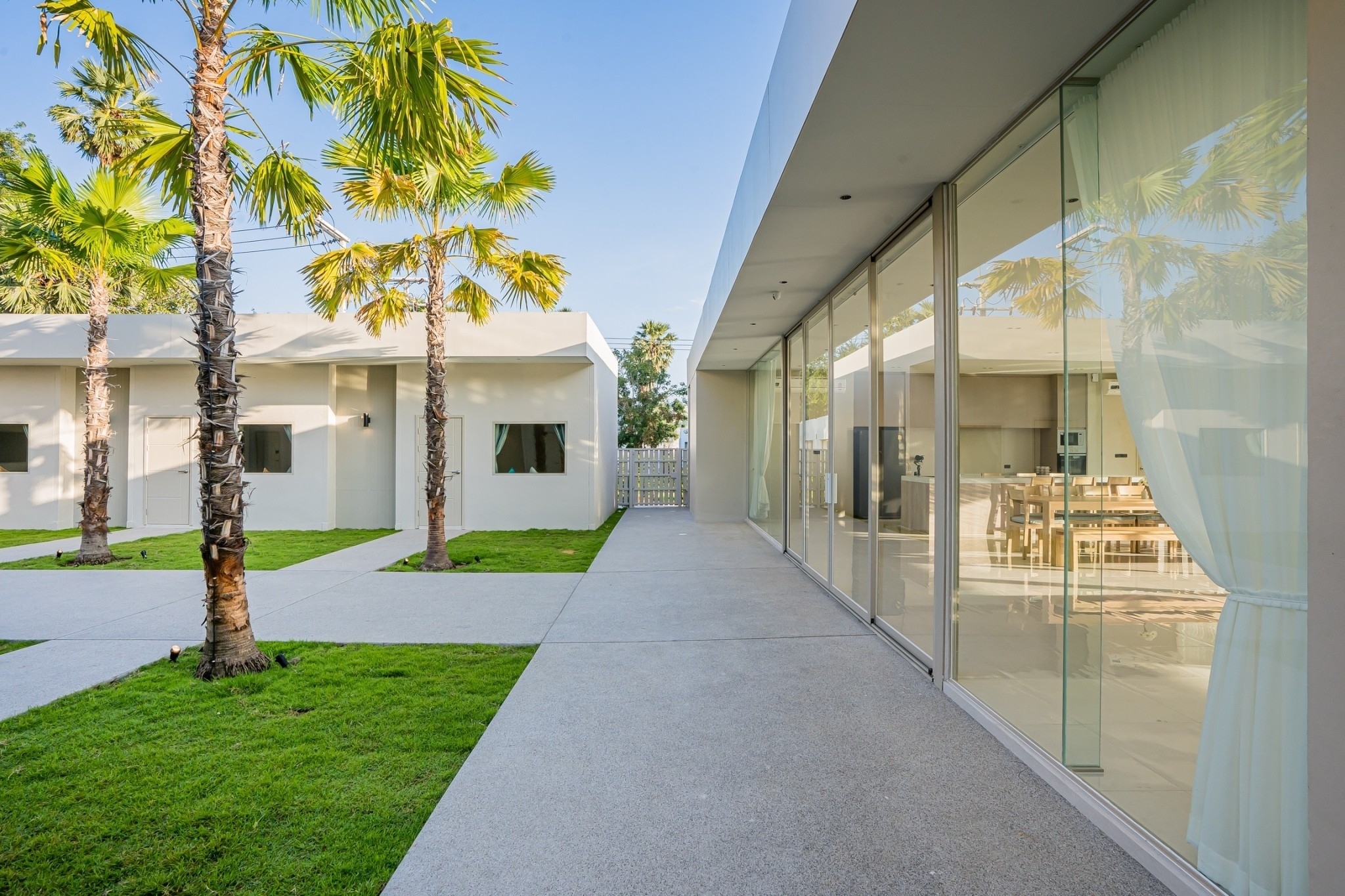 HR15083 บ้านพักติดทะเลหัวหิน The Rest Beachfront Hua Hin Pool Villa