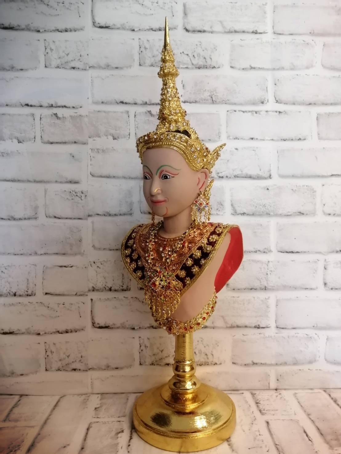 หุ่นนางสีดา พร้อมขาตั้งทอง