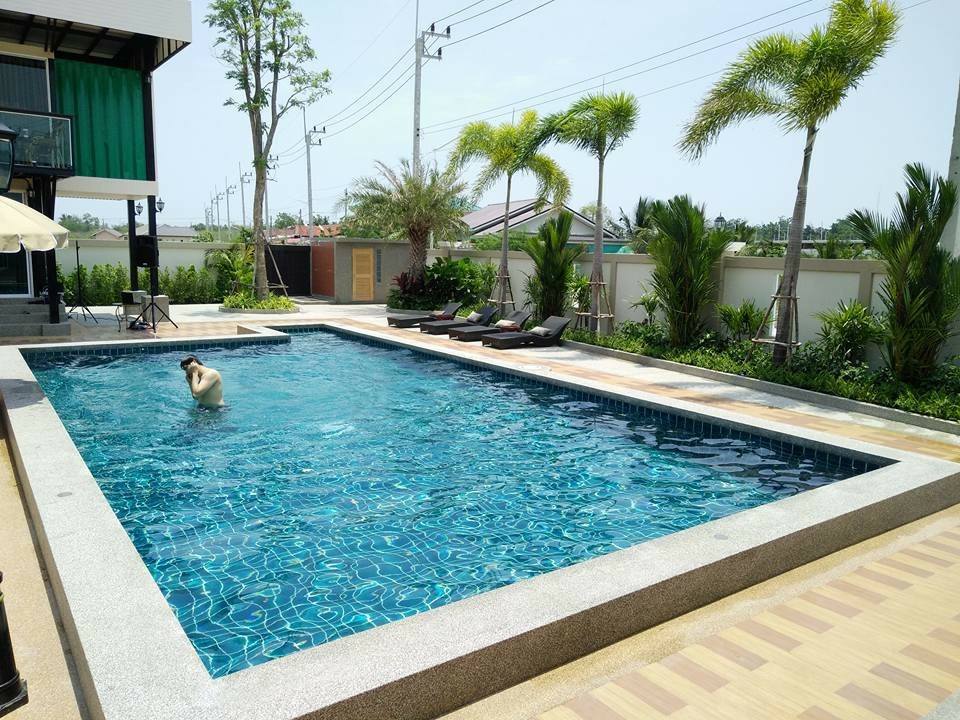 HR 10100 เดอะแกรน ชะอำ