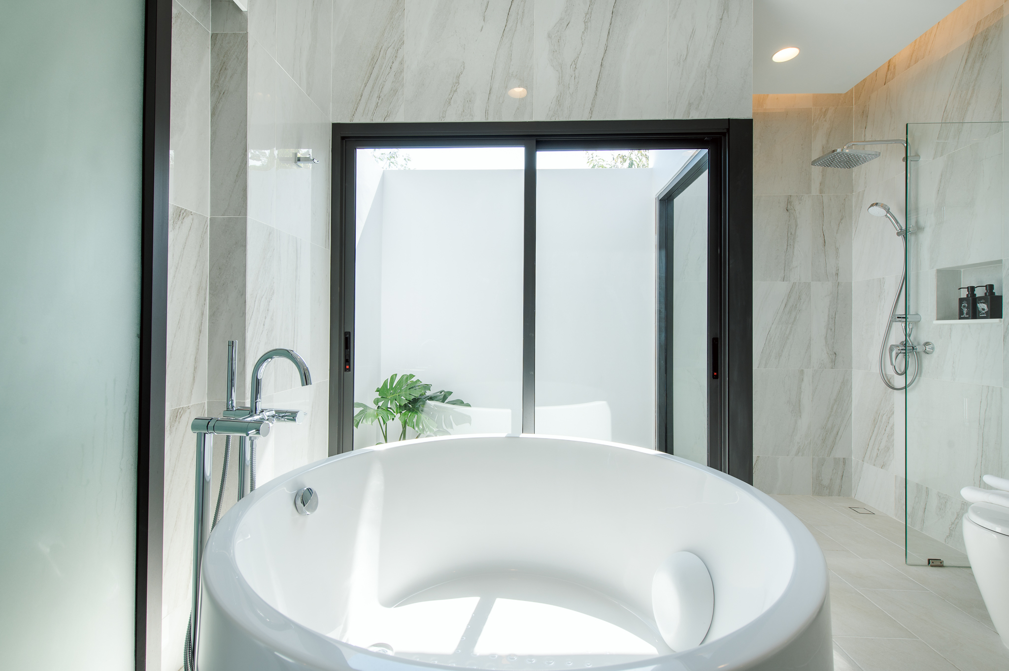 HR15066 บ้านพักติดทะเลหัวหิน The Casa Rocca Beach Villa HuaHin