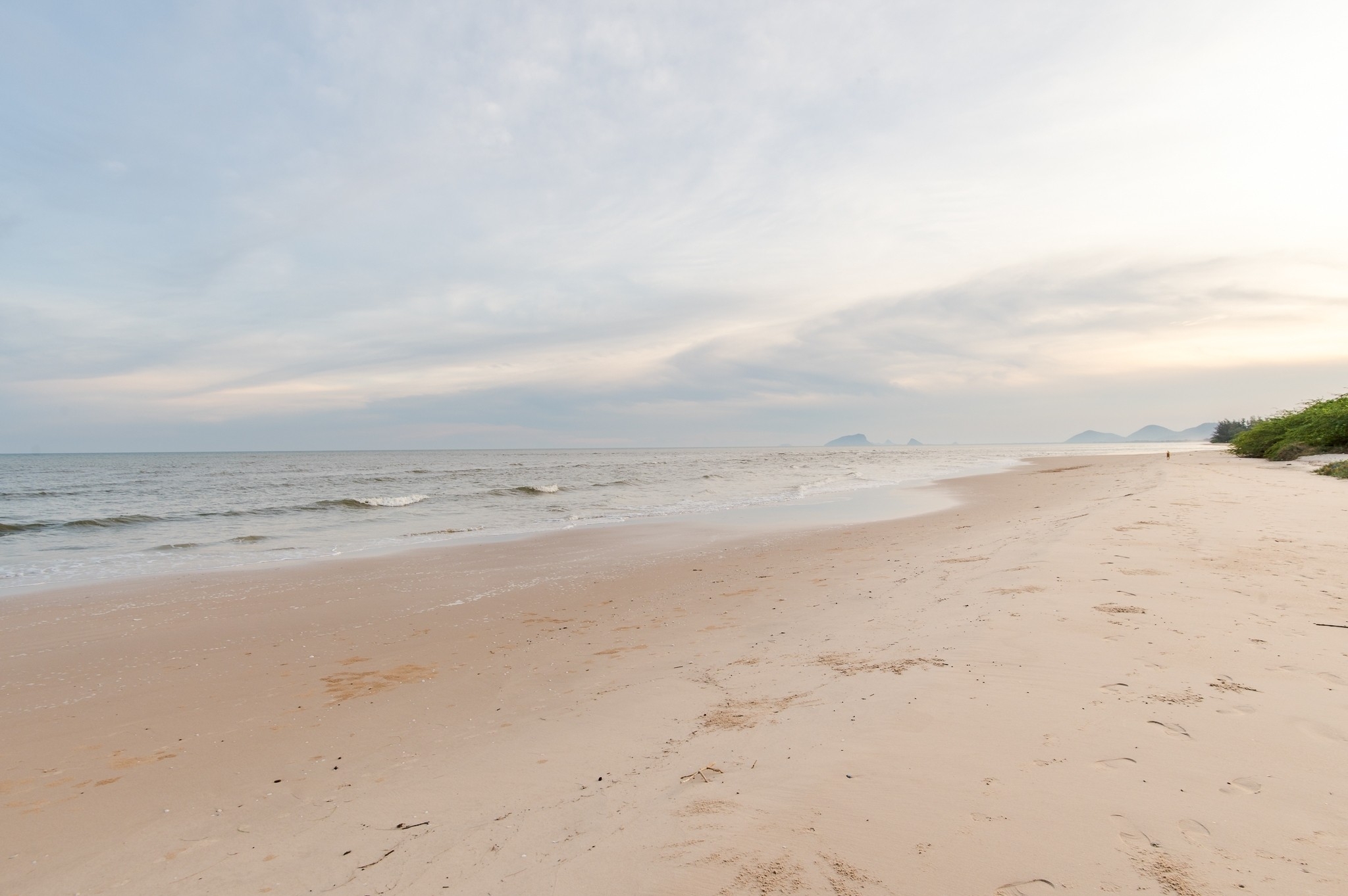 HR15088 บ้านพักติดทะเล S Beach pool villa Kuiburi