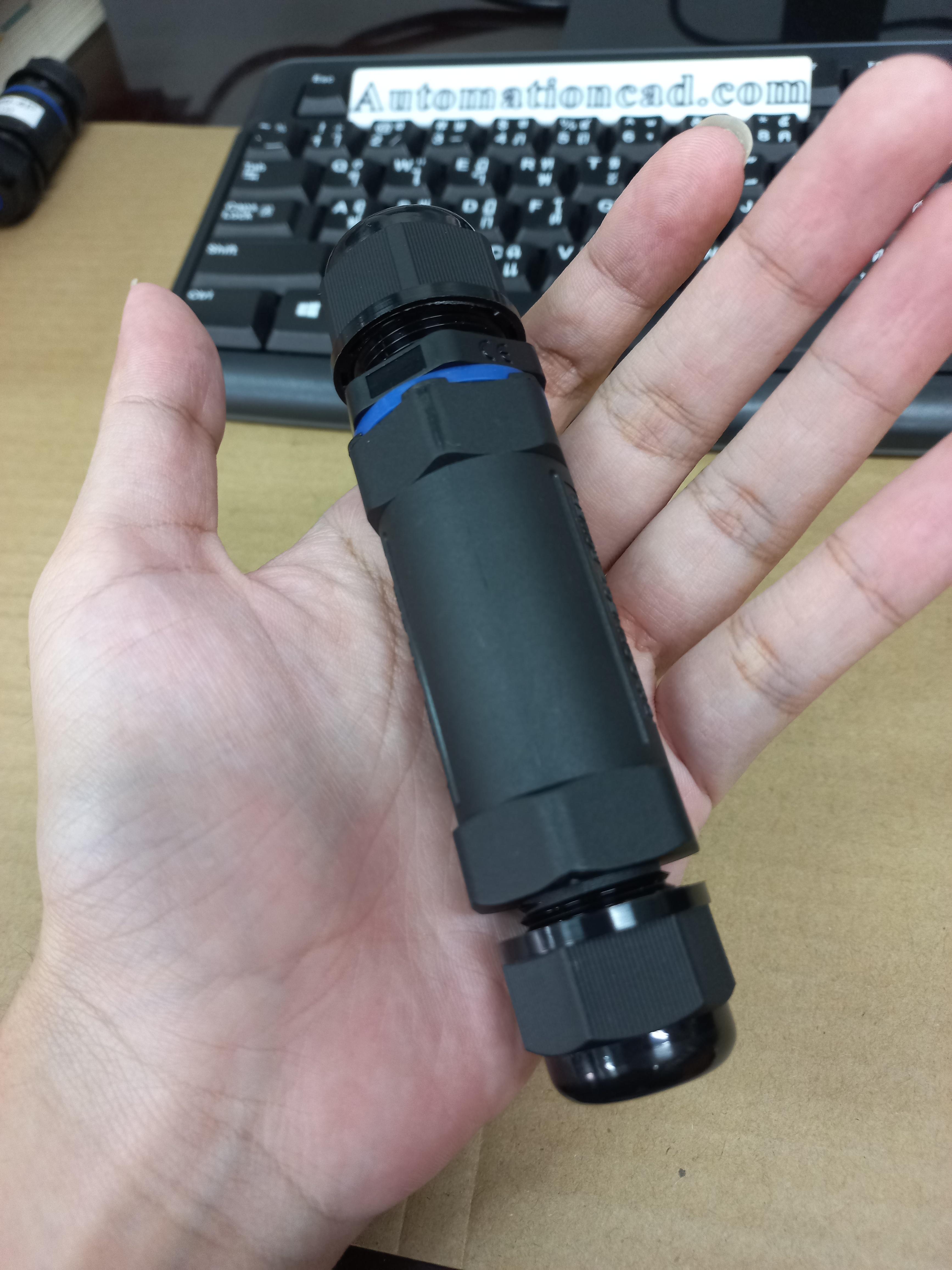 ข้อต่อสายไฟกันน้ำ ใช้กับสายไฟฟ้า ขนาด 0.5 ถึง 2.5 mm² 3 เส้น แบบขันน็อต