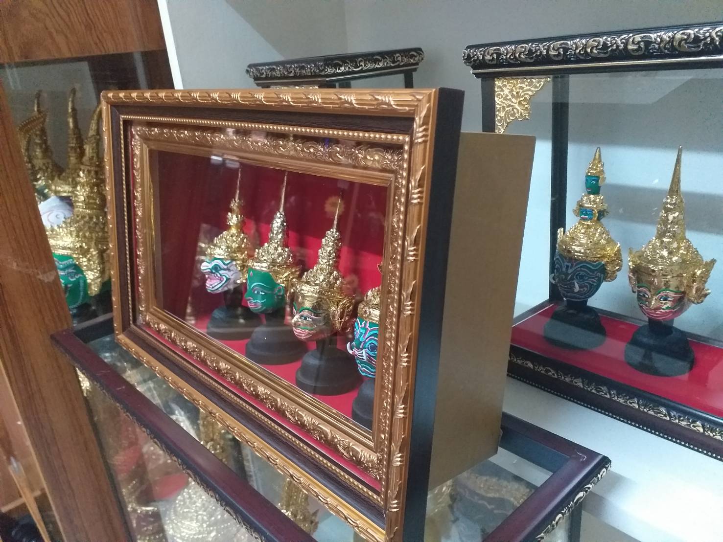 หัวโขนจิ๋ว 4 หัว พร้อมกรอบลายไทย