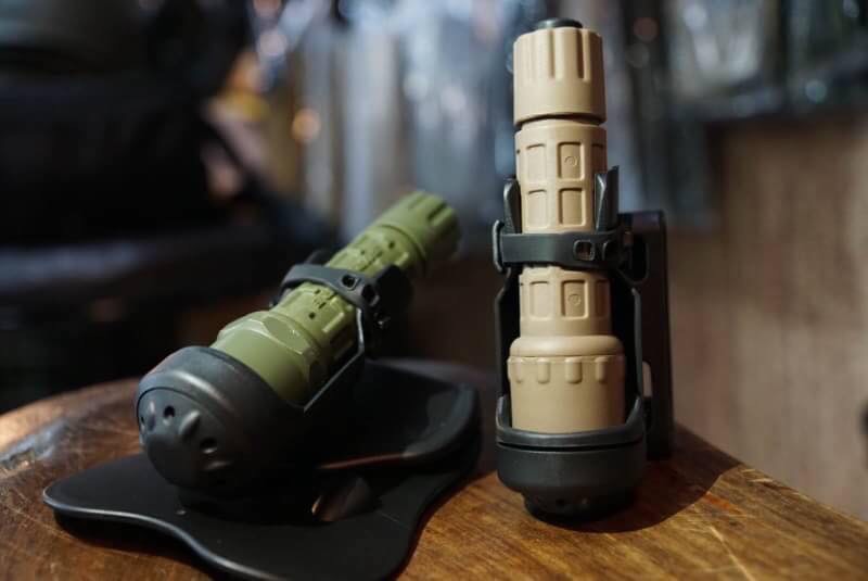 New.ชุดไฟฉาย SureFire LED พร้อม ซองไฟฉาย ครบชุด ราคาพิเศษ (ดูสินค้าทั้งหมดจากเวป www.bkkboy.lnwshop.com) #บริการส่งไปรษณีย์ #ขนส่งเอกชน และ #แมสเซ็นเจอร์ สอบถามราคา ข้อมูลสินค้า ☎ K บอย 080-5946344 หรือติดตามเราได้ที่แฟนเพจ 〓Line@ :@bkkboy (ใส่ @ ด