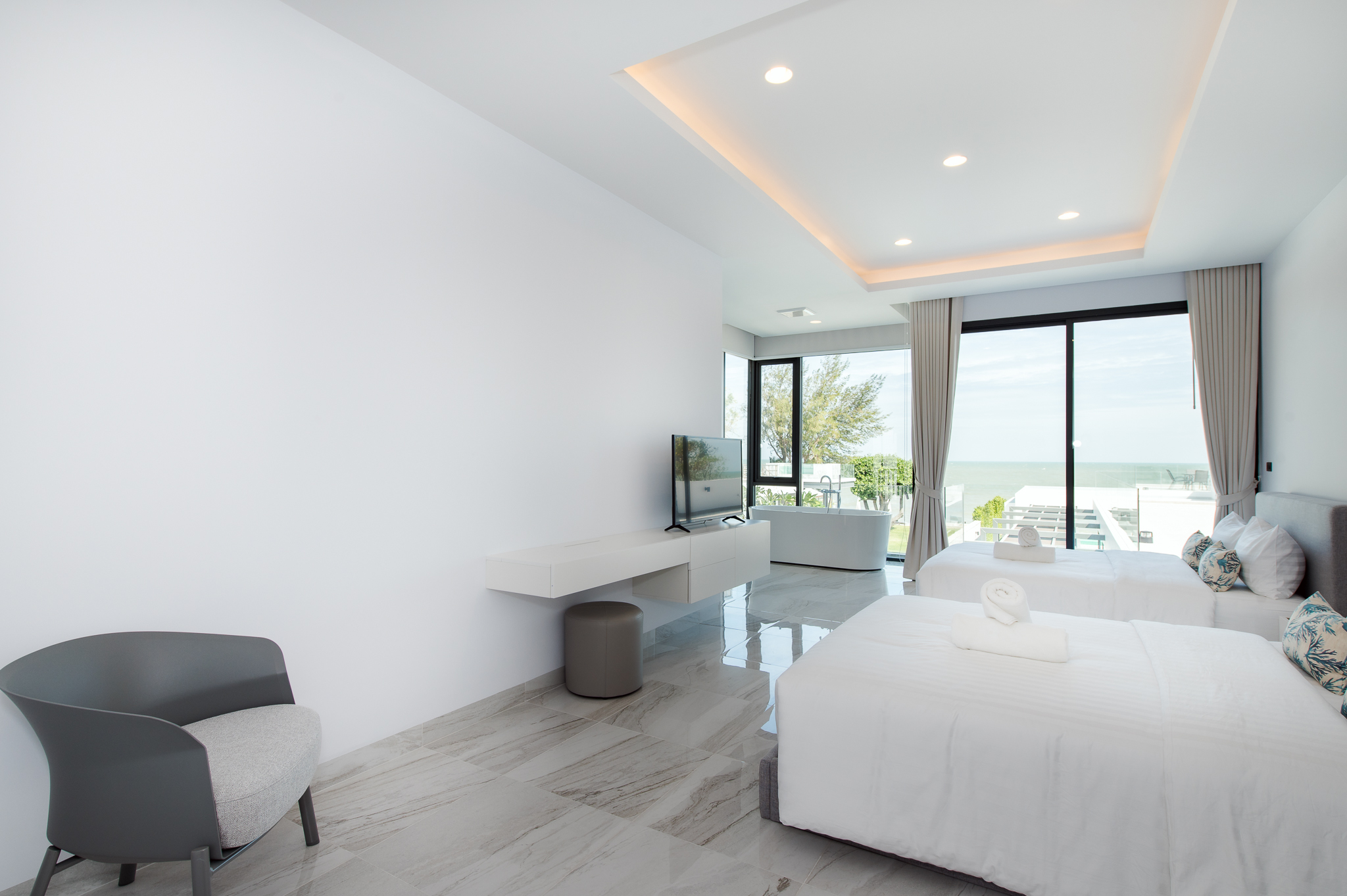 HR15066 บ้านพักติดทะเลหัวหิน The Casa Rocca Beach Villa HuaHin