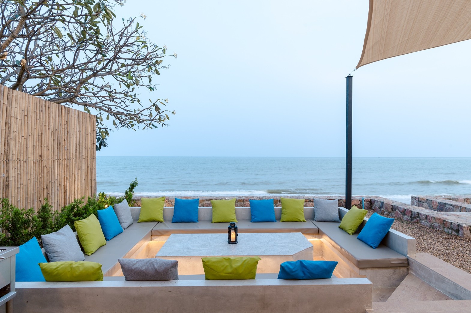 HR15055 บ้านพักติดทะเล The Coastal Vista Beach Villa