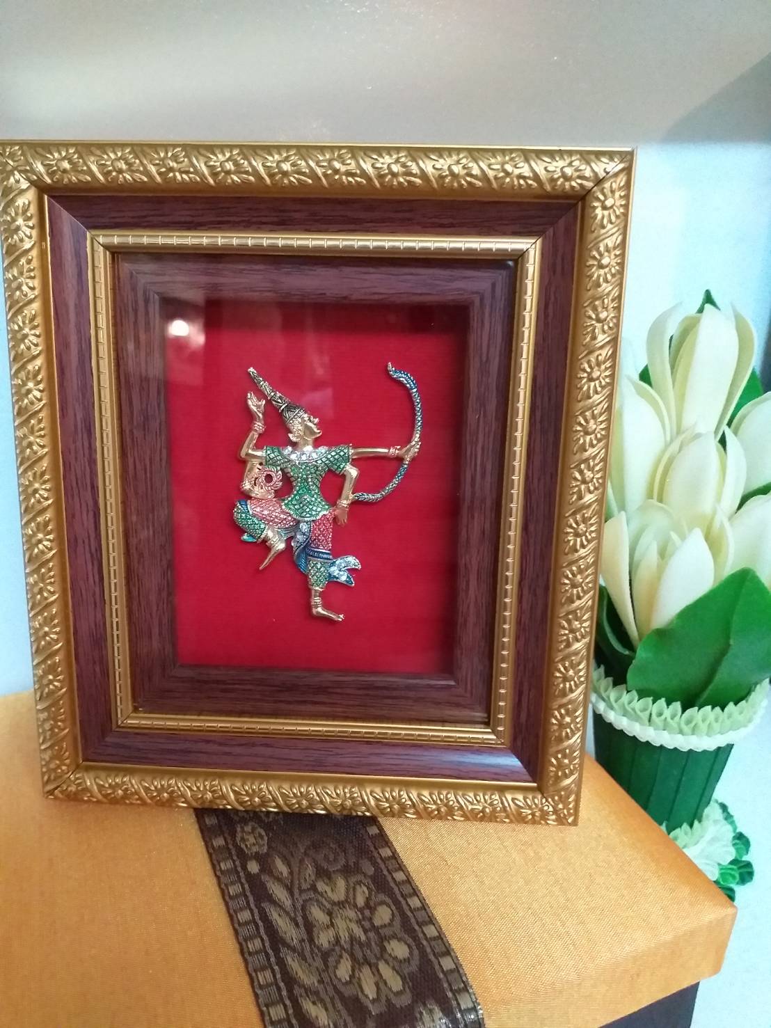 กรอบรูปโขนรามเกียรติ์ และเอกลักษณ์ไทยๆ พร้อมกล่องผ้าไหม