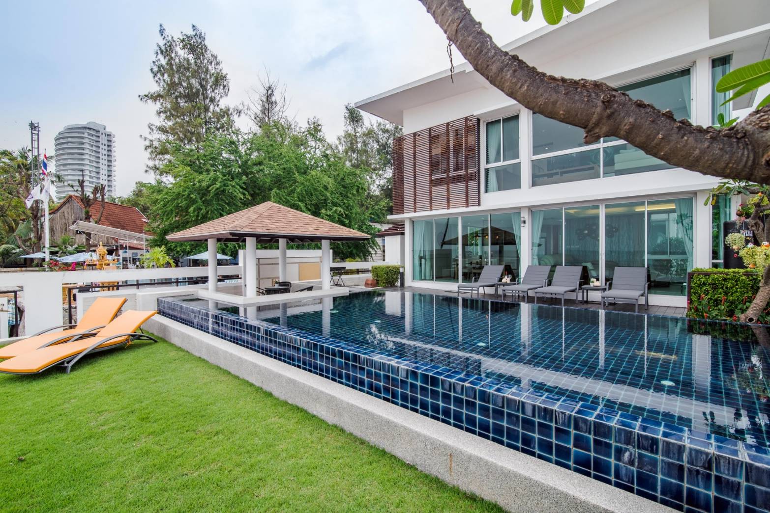 HR15016 บ้านพักหัวหิน บ้านเดอะ เซนส์ ติดทะเล